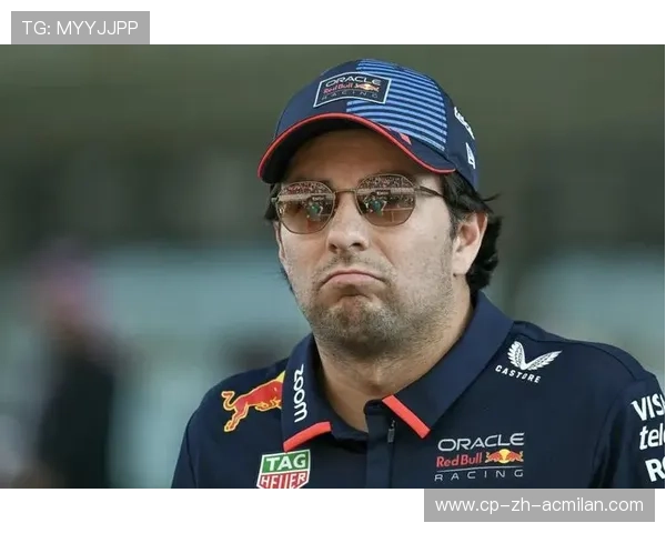 佩雷兹差点与队友相撞